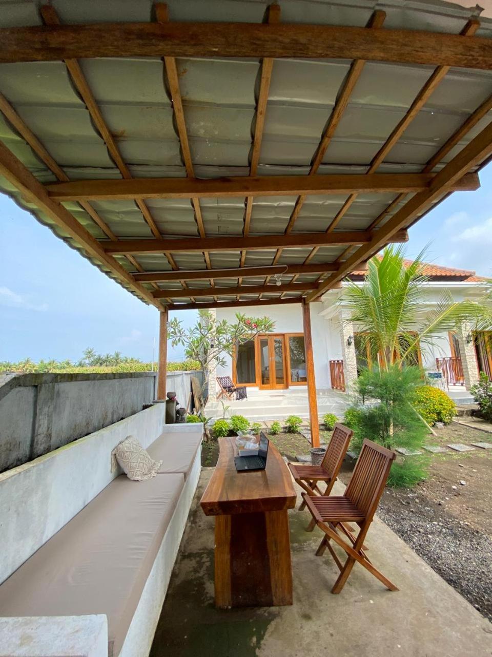 Sumbul View Surfcamp Hotel Airsatang Buitenkant foto